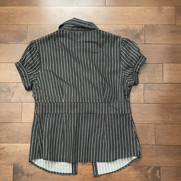 Striped women’s blouse - Picture 2 of 3